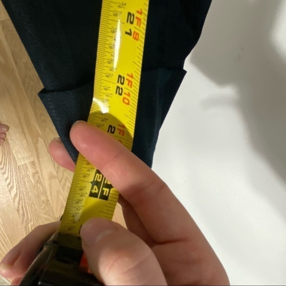 Mossimo Mid Waist Curvy Hip Capri Pants NWT Sz 10 - Picture 6 of 9